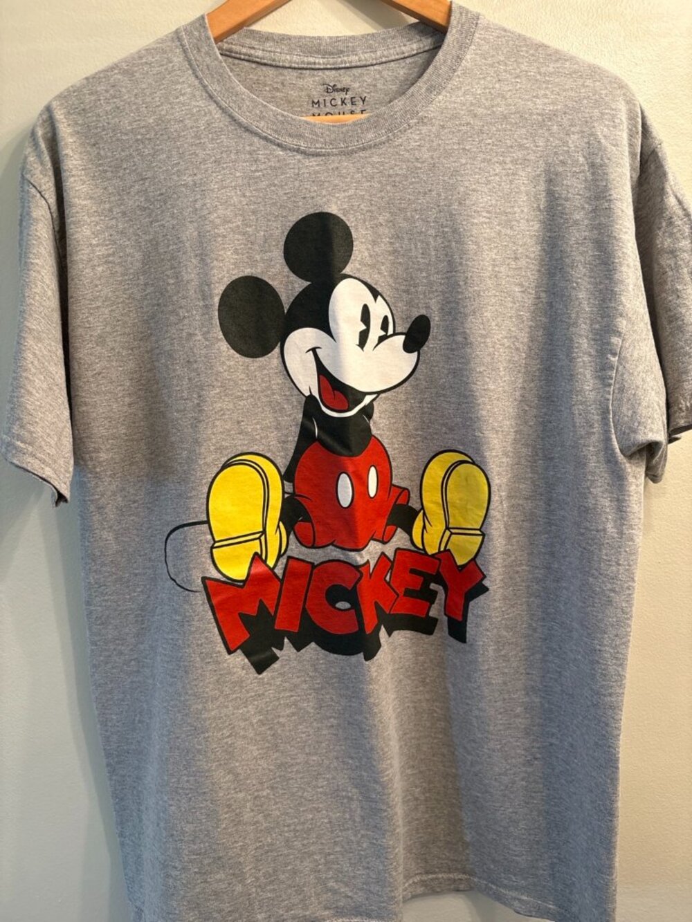 Disney Mickey Mouse Graphic Tee Gray Short Sleeve Adult Large